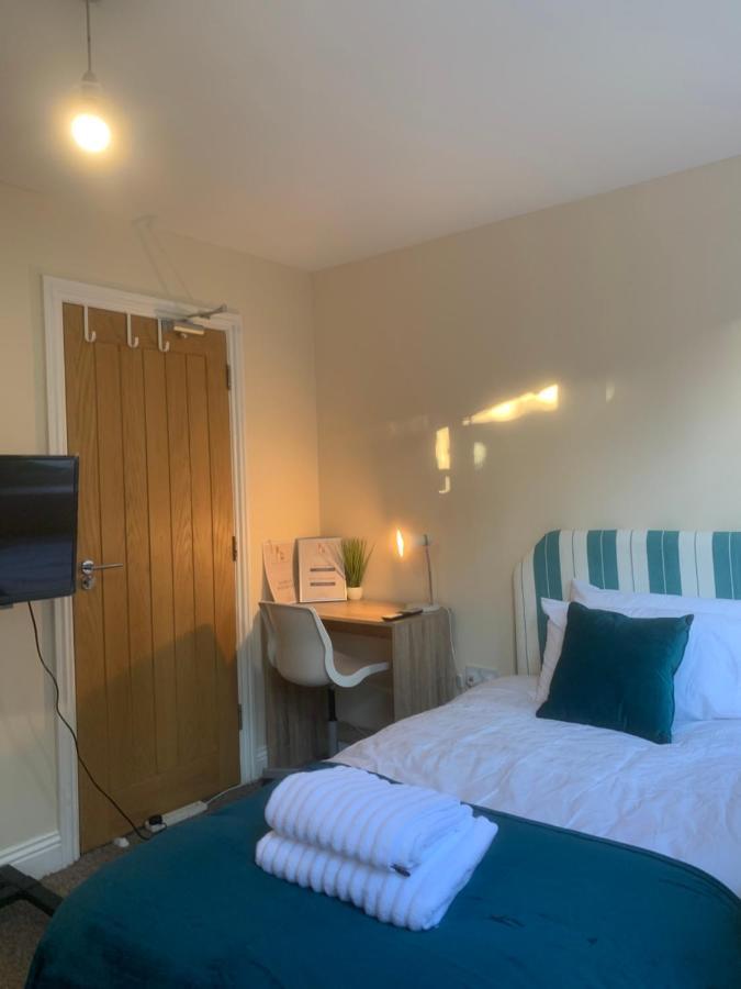 Cosy Room With Private Entrance & Ensuite Ридинг Экстерьер фото