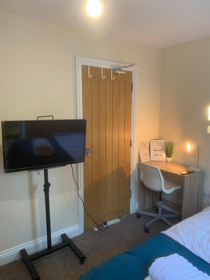 Cosy Room With Private Entrance & Ensuite Ридинг Экстерьер фото